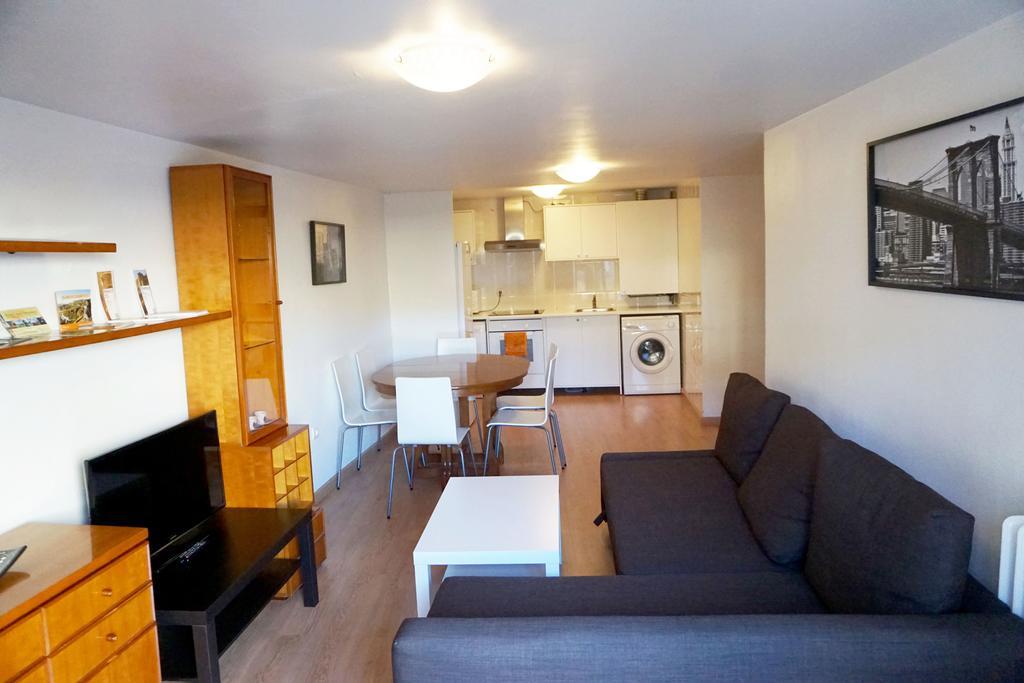 Apartamentos Turisticos Rio Gallego Huesca Extérieur photo
